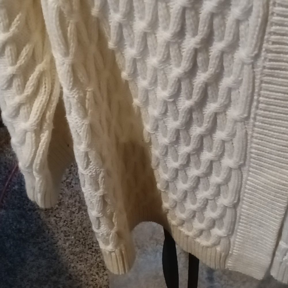 Classic Elements Beige/Bone Crocheted Cropped Swe… - image 5